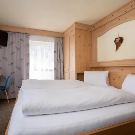 Sonnenheim Bed & Breakfast 3*